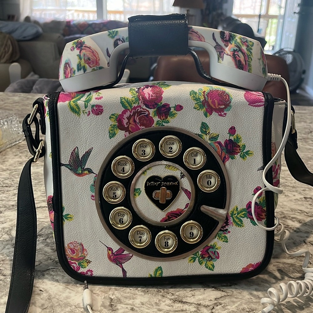 Betsey Johnson | Kitsch White Floral Hummingbird Hotline Phone Crossbody Bag